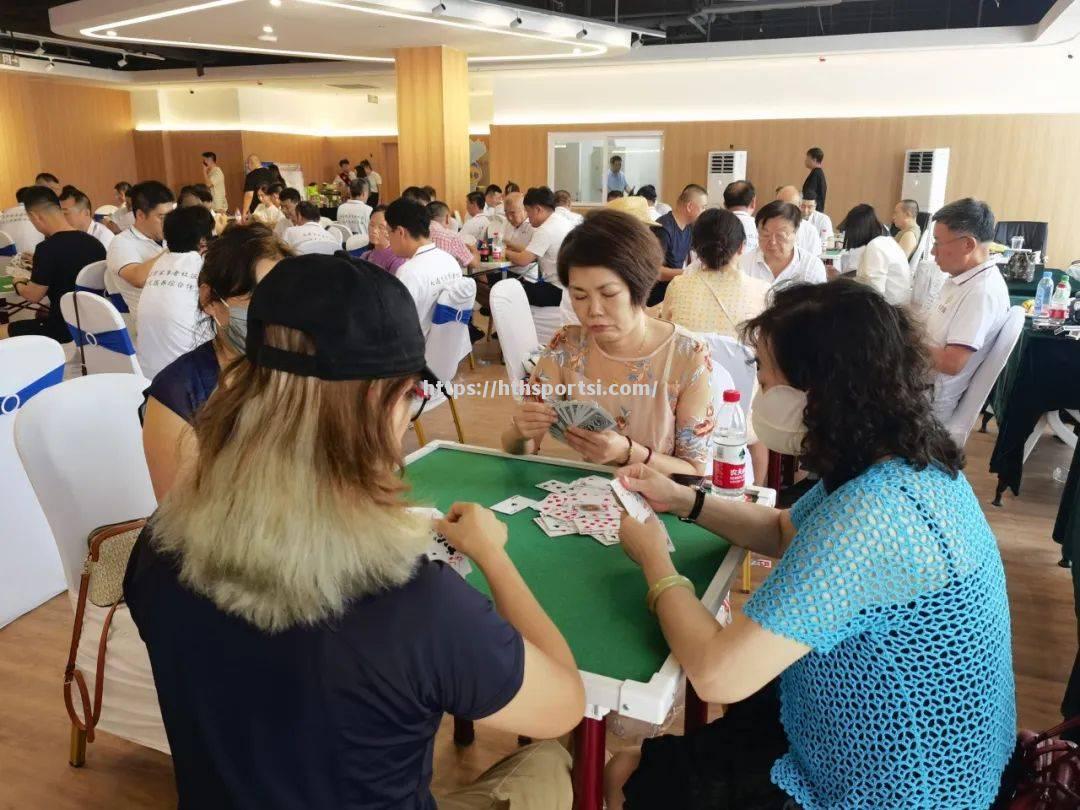 大连队在激烈比拼中脱颖而出，晋级决赛